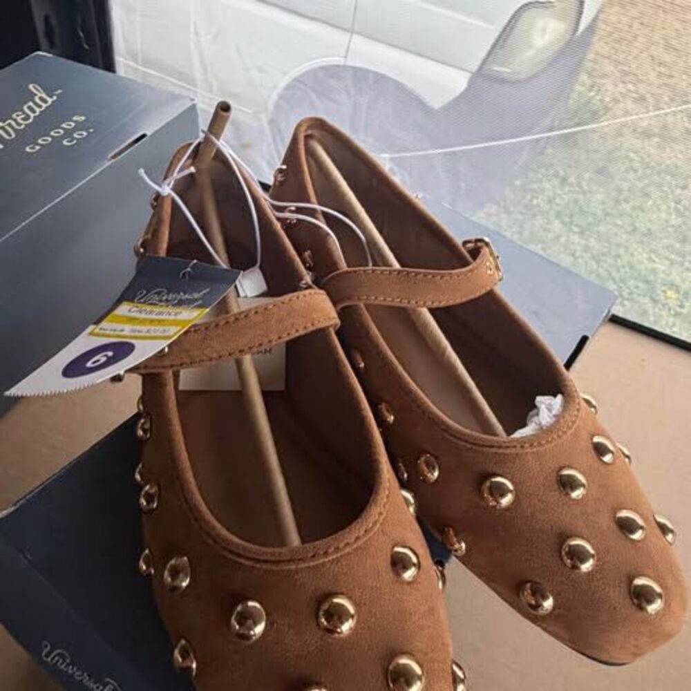 Universal Thread Studded Mary Jane Flats Size 6 - Picture 2 of 5